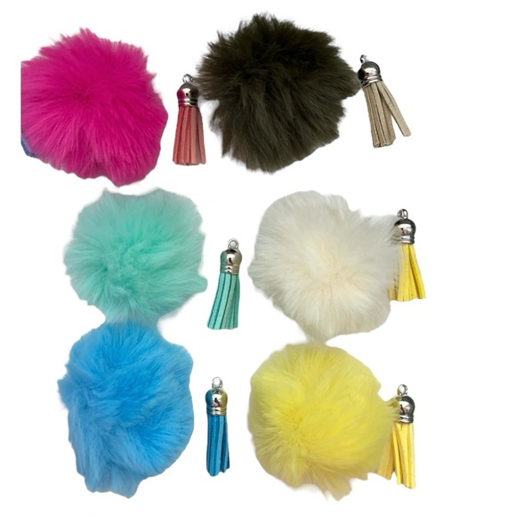 Custom QR Poshmark Closet Fluffy Pom Pom Keychain - Picture 6 of 8